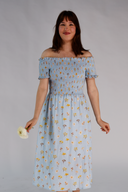 Monita pastellblå kjole med blomster