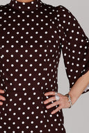 Bella brun og sort polkadot kjole