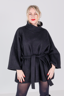 Hailey ullponcho i sort