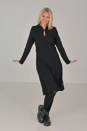 Borghild sort jacquard kjole